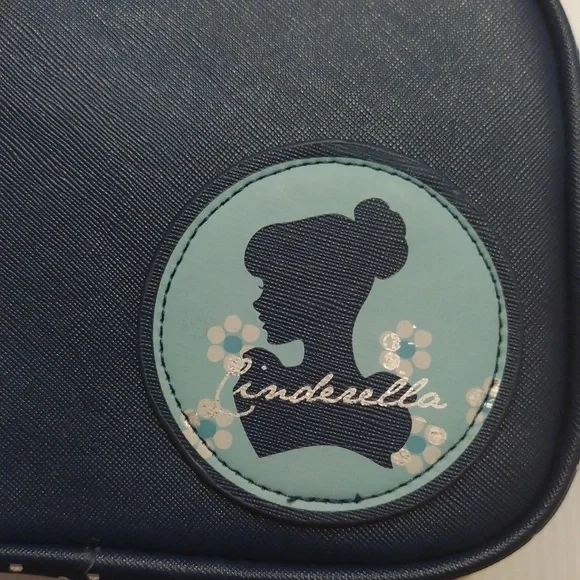 - -Dani Nicole in colab with Disney Cinderella crossbody bag adjustable strap - Picture 3 of 9